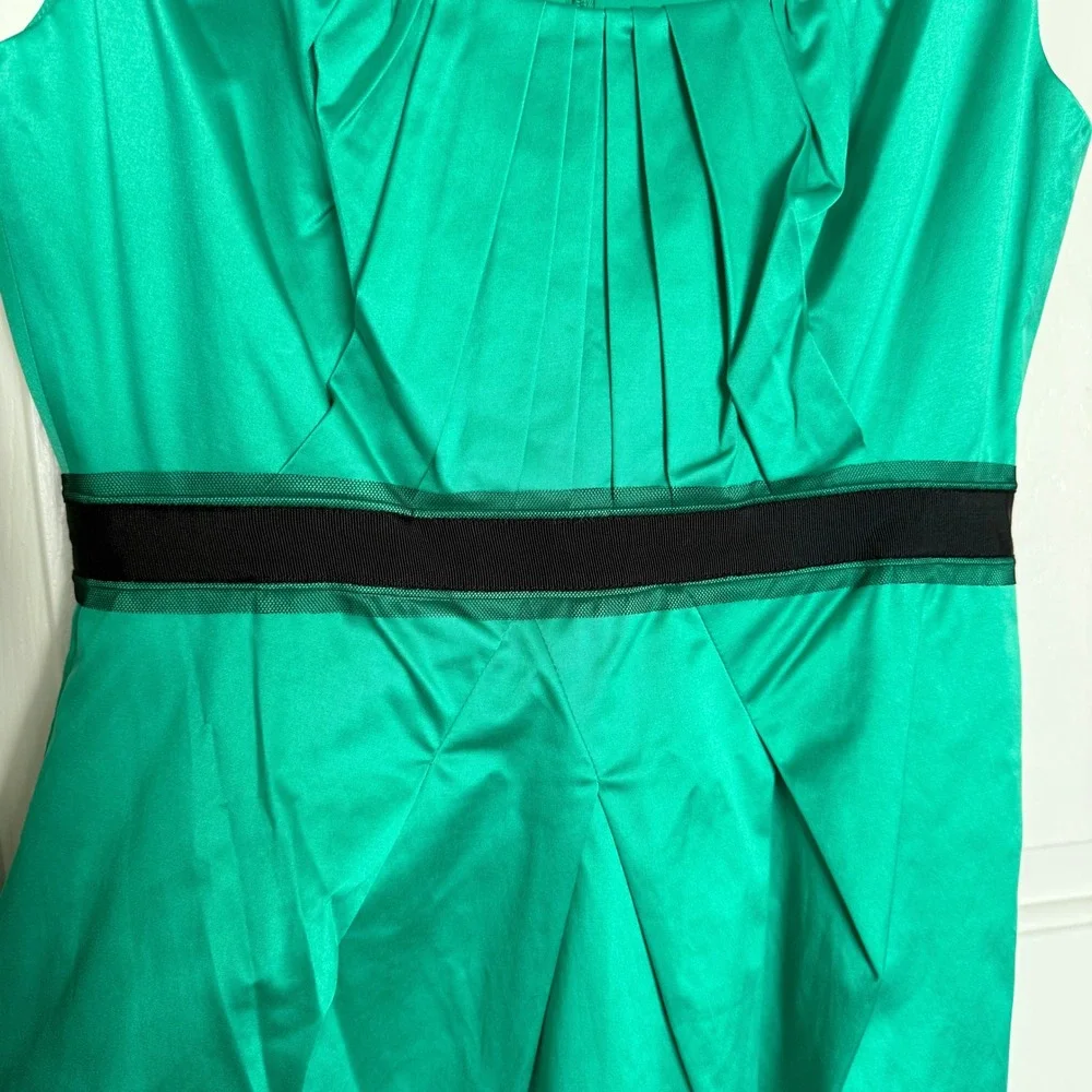 NWT BCBG Max Azria 6 Emerald Green Mini Dress Pleats Black Ribbon Cocktail Party